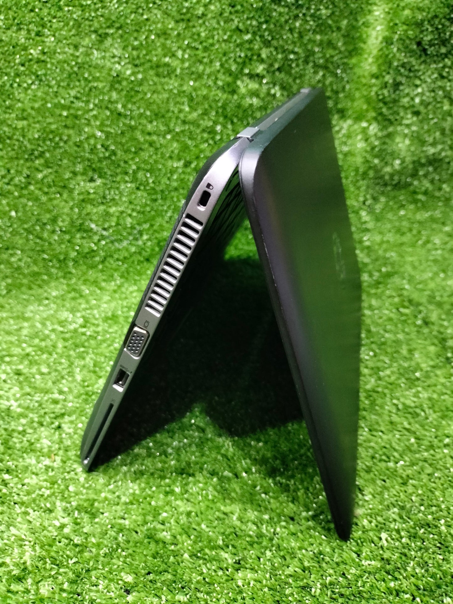 HP Elitebook 820 G2 Core i7 5th Gen - 8GB Ram, 128GB SSD 12'' Inch Screen Like A New Laptop